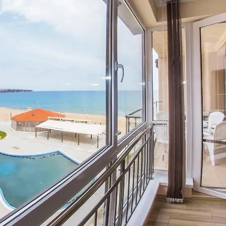 Sea View Апартамент Обзор